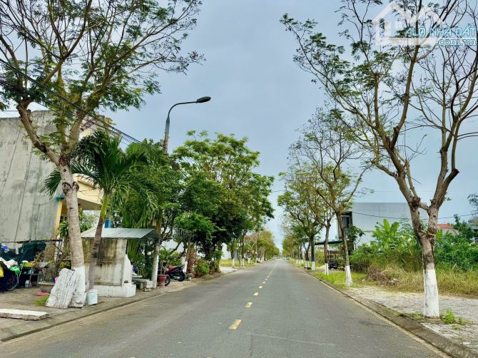 Bán cặp đất đẹp 200m2 MT đường 7m5 Võ Văn Đồng, trục thông ra Trường Sa, Biển Tân Trà - 2