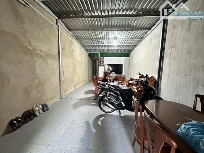 BÁN ĐẤT QUẬN 12 - 100M2- HẺM XE HƠI - 50M RA MẶT TIỀN HUỲNH THỊ HAI -  6,5TY - 2