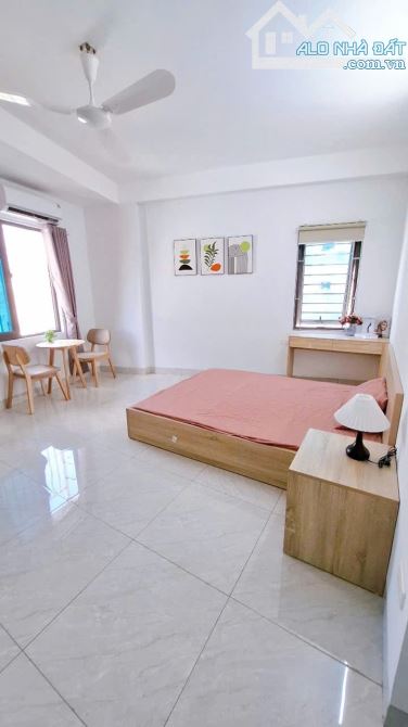 Cho Thuê CCMN Ngõ 230 Mễ Trì Thượng Nam Từ Liêm 30m2 Studio Cửa Sổ Thang Máy Full Đồ Ô Tô - 2