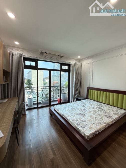 Bán nhà Ngọc Lâm Long Biên 50m² – 5 tầng, ô tô đỗ cửa -11.5tỷ - 2