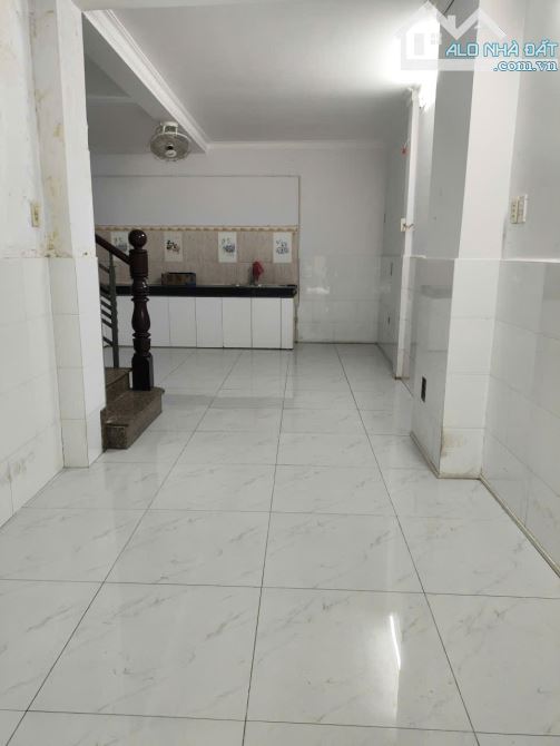 Nhà Lạc Long Quân, Tân Bình, 42m2, 2 Tầng, 3 PN, Khai Thác Dòng Tiền 8.5tr, Chỉ 4 Tỷ 2 - 2