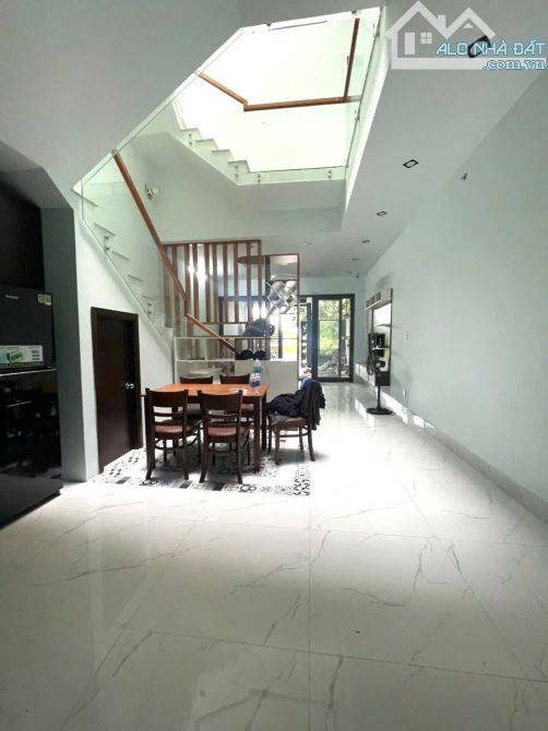 Bán Nhà 3 Tầng Khu Đô Thị Nam Việt Á – Kiên Cố, Sạch Đẹp, Giá 8.5 Tỷ - 2