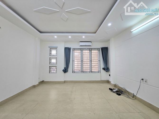 Nhà đẹp phố Tân Mai, trung tâm HM, gần trường, chợ. DT 35mx5T, MT 4.9m, sổ đỏ vuông đẹp - 2