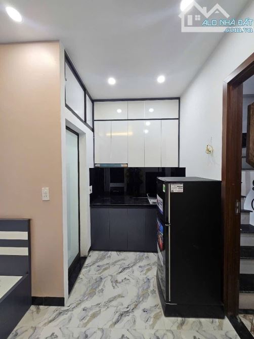 Bán nhà Đào Tấn, Toà Căn Hộ Dịch Vụ 70m2, 7 tầng, 15 pkk, mặt ngõ thông, gần phố giá 19 tỷ - 2