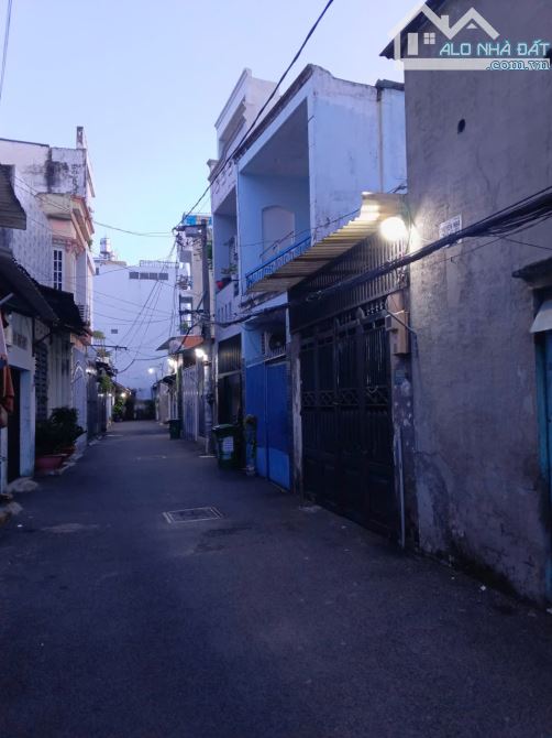 💥  Bán nhà 2 tầng Phan Huy Ích - dt 50m2- HXH - Giá dưới 4 tỷ - 2