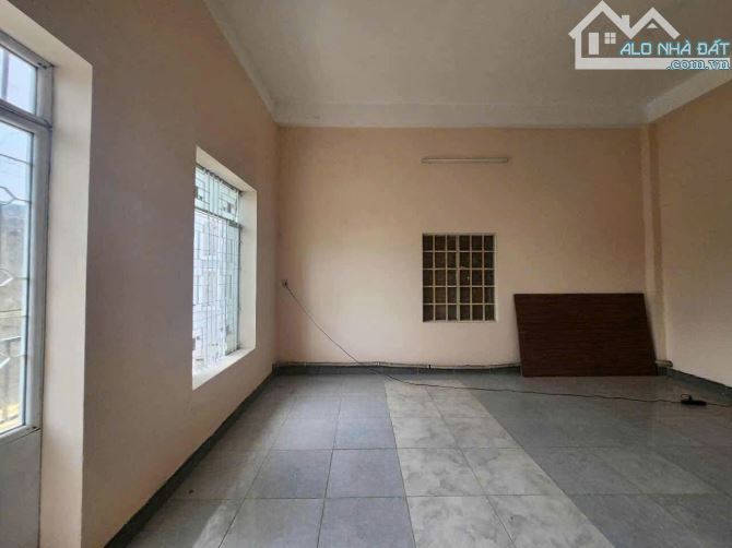 🔥 HẠ CHÀO 300 TRIỆU – GIÁ CHỐT CHỈ 2.99 TỶ! 🔥 🏡 NHÀ 3 TẦNG KIÊN CỐ – HOÀN CÔNG ĐẦY ĐỦ - 2