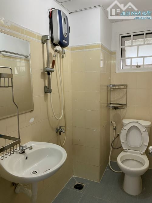 Bán căn hộ Bàu Cát II có sổ hồng riêng, diện tích 70m2 - 2 phòng ngủ, giá bán 3 tỷ 4 - 2