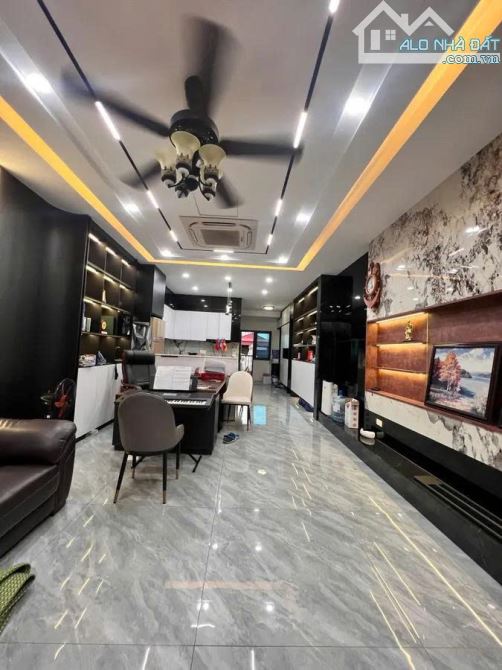 Bán nhà Liên Mạc Gần Cầu Thượng Cát. 38m 5 tầng Thang Máy. Giá 6.2tỷ - 2