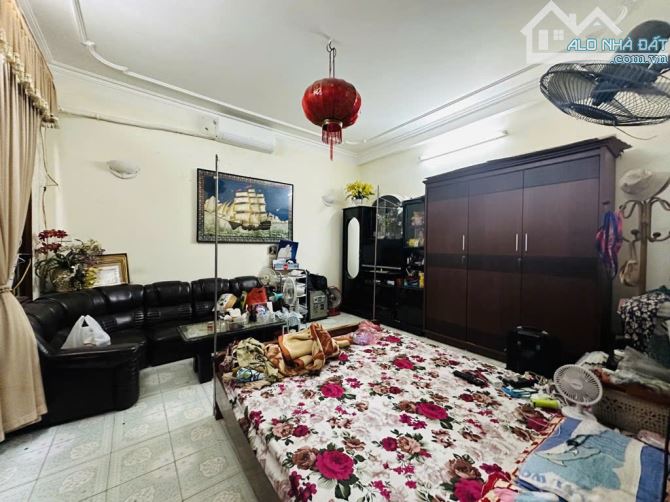 Bán nhà 3 tầng, vị trí vàng, Lô góc, mặt tiền 8 m siêu rộng, KD siêu đỉnh, giá siêu hời. - 2
