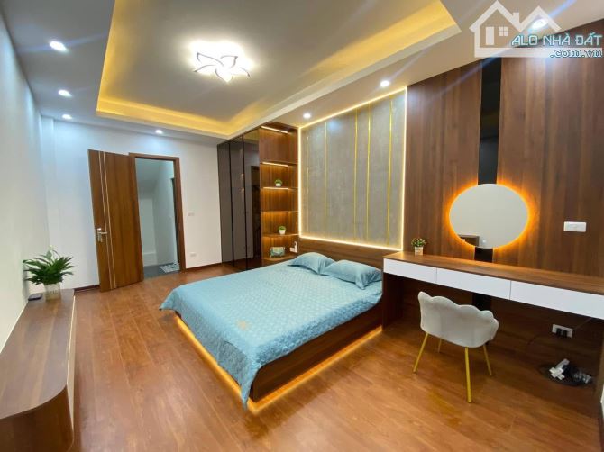 BÁN NHÀ TRẦN KHÁT CHÂN- 32M- 4 TẦNG-3 PN- Ô TÔ QUA NHÀ- TC 6 TỶ - 2