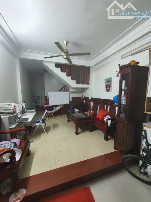 Cho thuê nhà Ngõ 8 Lê Quang Đạo, Phường Phú Đô,Nam Từ Liêm 35m x 5T giá 13 triệu - 2