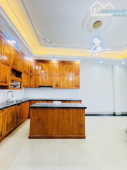 BÁN NHÀ ĐẦM TRẤU Q.HBT-VỊ TRÍ ĐẸP NHẤT KHU-7 TẦNG TM-NỘI THẤT CAO CẤP 50m2-MT 5.1m-32.6 tỷ - 2