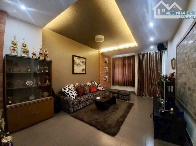 Chỉ 8.5 Tỷ - NHà Đẹp 2 Lầu ST - HXH 7M Ni Sư Huỳnh Liên, Chung Cư Bàu Cát 2 - DT 43m2 - 2