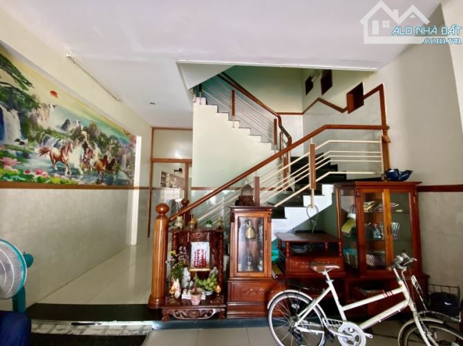 Bán nhà ngay khu Bàu Cát - Ngã Tư Bảy Hiền 110m2(5x22) 3 4 tầng hẻm xe hơi chỉ nhỉnh 10 tỷ - 2