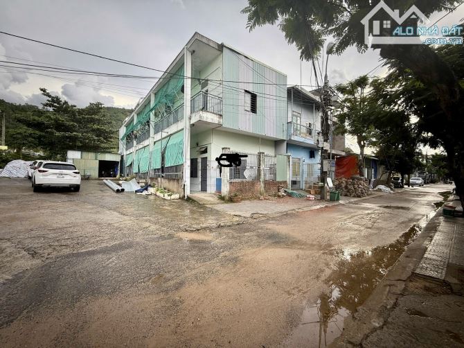 Căn hộ 2 tầng 2 mặt tiền Thanh Vinh dt 168m2 12P  có ban công và gác lửng chỉ 4ty390 - 2