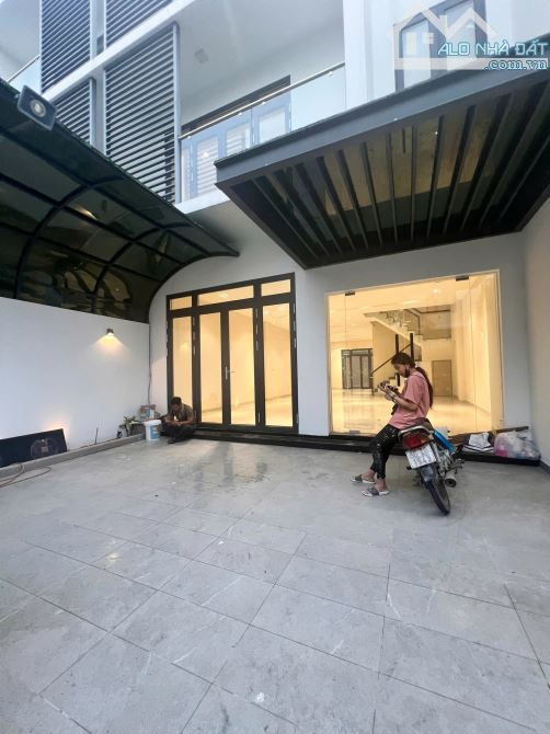 Siêu phẩm khuôn đất xây Biệt Thự MT ngay Bùi Tá Hán Q.2 - 10x21m XD Hầm 4 tầng giá 43 tỷ. - 2