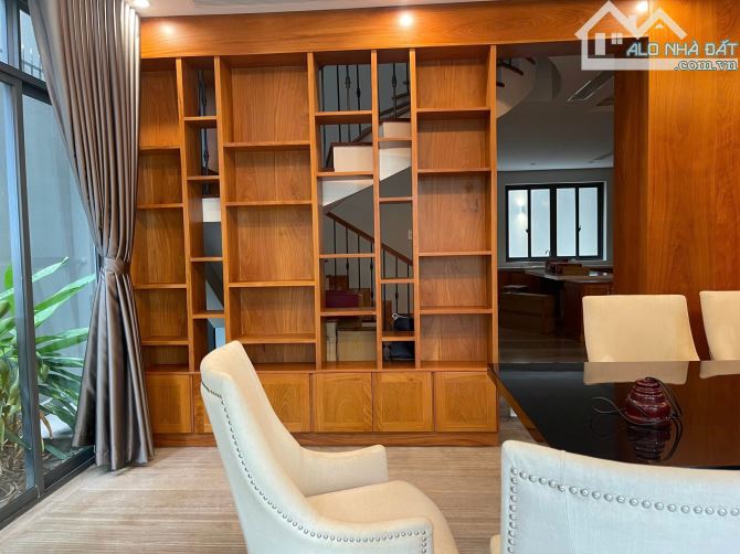 Bán Biệt Thự MT Đường Hoa - Khu Phan Xích Long. 8 x18m. Hầm 3Tầng Giá Chỉ 59tỷ - 2