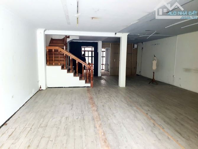 Bán nhà phố Hào Nam - 170m2 - 4 tầng - MT rộng hơn 7m - xây tòa khách sạn, văn phòng tuyệt - 2