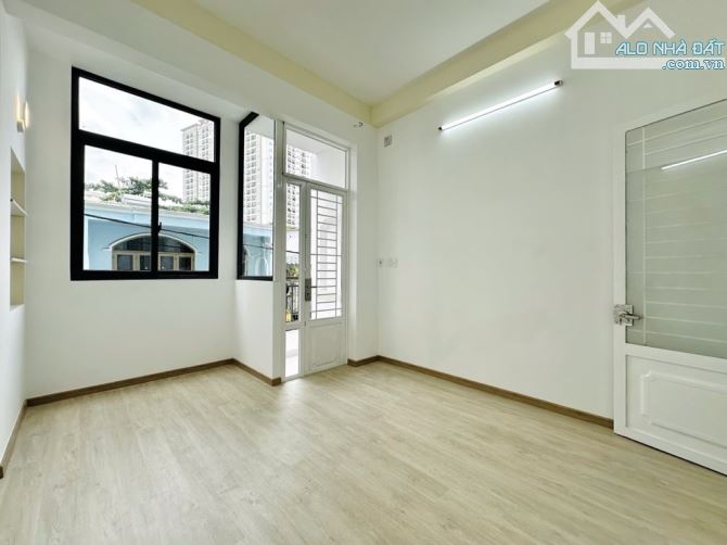 HXH NGUYỄN XÍ – P.13 BÌNH THẠNH – SÁT MẶT TIỀN – 52M² – 3 TẦNG – NHÀ MỚI 4PN – CHỈ 8.1 TỶ - 2