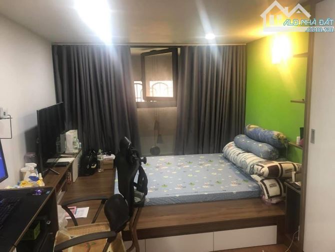 Giá Tốt 3 Tầng - Cách mặt tiền Hoàng Sa 15m - 2