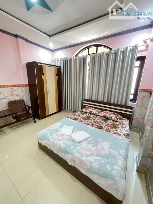 Cho thuê nhà nguyên căn cách đường Nguyễn Văn Tạo 200m, hẻm xe hơi - 2