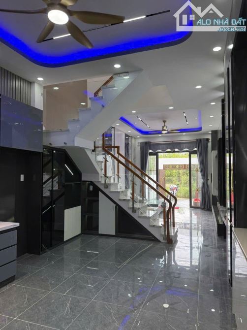 NHÀ 1 TRỆT 1 LẦU ĐƯỜNG NGUYỄN HỮU TRÍ 850 BÌNH CHÁNH TRIỆU SHR - 2