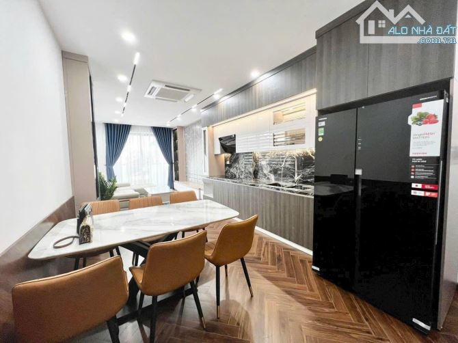 Bán cực gấp nhà Nguyên Hồng 61,2m² 5 tầng ô tô tránh vị trí đắc địa 18,9 tỷ độc quyền - 2