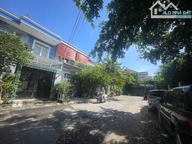 cho thuê nhà MT phạm ngọc thảo 7x20 1 trệt 2 lầu 5pn  đối diện sân vận động - 2