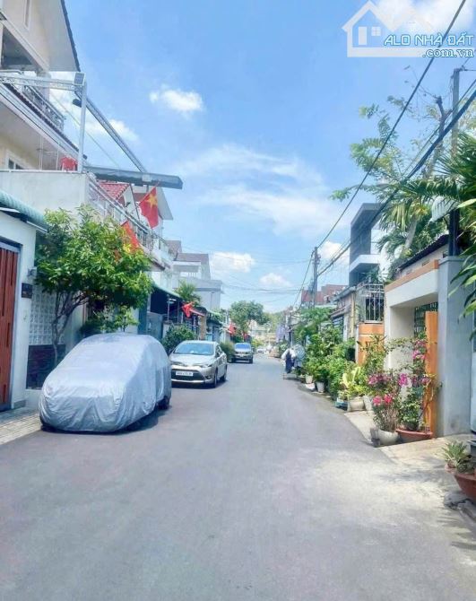 Bán nhà mới leng keng 141m2 đường ô tô (P. Tân Phong) chỉ 3,1 tỉ - 2