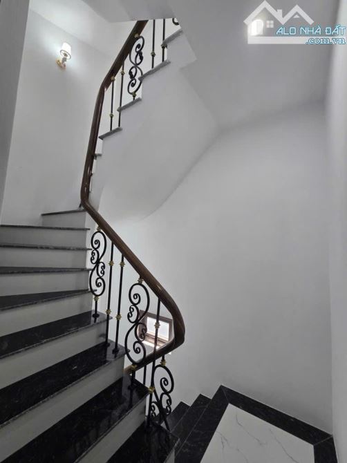 BÁN NHÀ ĐÔNG NGẠC - XÂY MỚI, MẶT TIỀN 5.2M, CÁCH 1 NHÀ RA ĐƯỜNG 2 Ô TÔ TRÁNH NHAU - 2