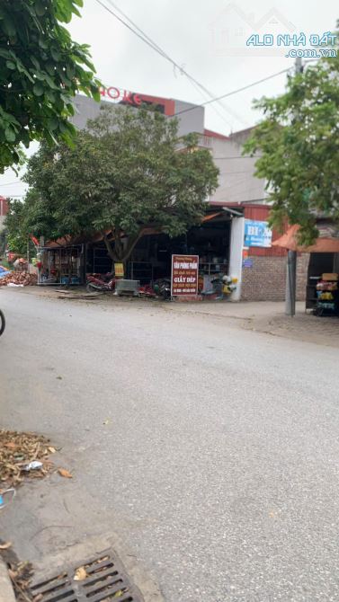 2.x tỷ Tân Yên - Lam Cốt bắc Giang. 1600m2 có 400 thổ cư, ô tô tránh vào đất Liên hệ ngay - 2