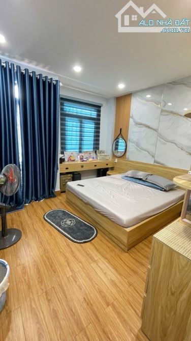 Bán nhà đẹp 3 tầng, 60m2, hxh cách đường Hà Huy Giáp 30m, khu dân trí, an ninh vào ở ngay. - 2