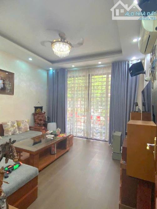 BÁN NHÀ DỊCH VỤ HÀNG BÈ – KIẾN HƯNG 50M Ô TÔ TRÁNH Ở KD SIÊU ĐẸP GIÁ 14.2 TỶ - 2