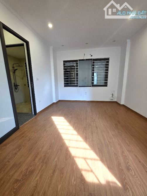BÁN NHÀ ĐƯỜNG BÁT KHỐI 35M2, 5 TẦNG Ở NGAY, Ô TÔ ĐỖ CỔNG, 5.35 TỶ. - 2
