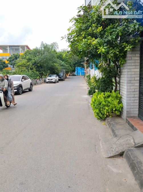 nhà C4 Trường Lâm - Việt Hưng: 66m MT5,5m Ô TÔ vài bước ra phố nhỉnh 8 tỷ - 2