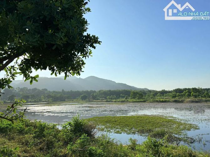 🏞️ Đất 1500m² view núi Minh Đạm, thổ cư 300m², gần biển Phước Hải 3km, đường nhựa, giá 3. - 2