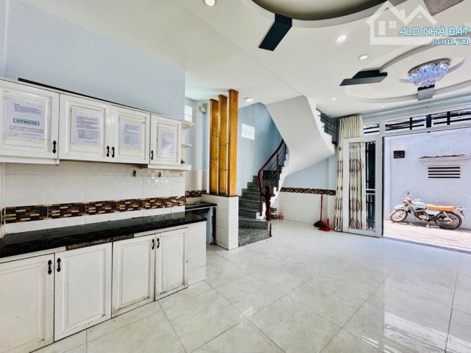 CĂN GÓC - HXH 6M - Phú Nhuận - 40M2 - 4T BTCT - Giá 7.8 tỷ - 2