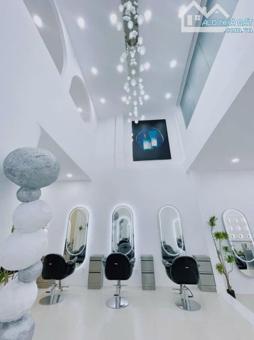 Mặt tiền Nơ Trang Long, P.12, Q.Bình Thạnh, 6m*10m, trệt 3 lầu, 40tr/th - 2
