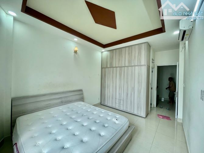 Bán nhà Bình Thạnh - gần chợ Bà Chiểu, 4 tầng 33m2. Chỉ nhỉnh 5tỷ TL - 2