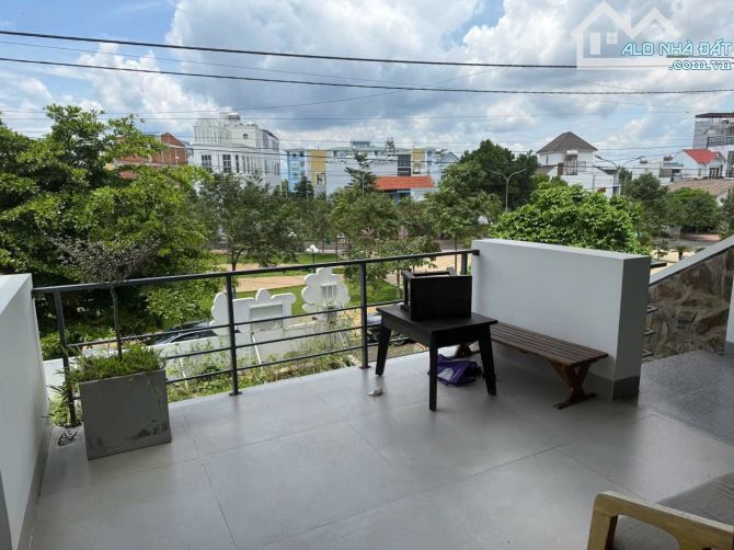 💥Nhà đẹp 4 tầng mặt tiền Phan Đăng Lưu khu Metro đối diện Hoa viên - giá 11.999 tỷ - 2