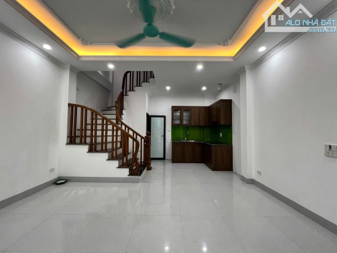Bán nhà Yên Lộ 34m2 nhà mới ngõ nông rộng ô tô 4 chỗ lùi cửa 15m ra ô tô tránh 5.95 tỷ - 2
