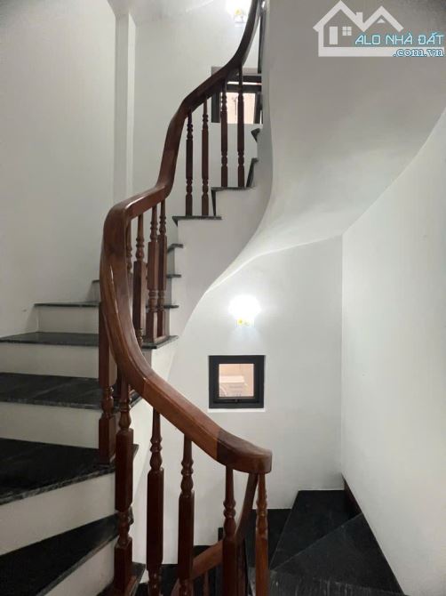 Cần nhượng lại nhà hoàn thiện 30m2 trong đê Ngọc Thụy, Long Biên - 2