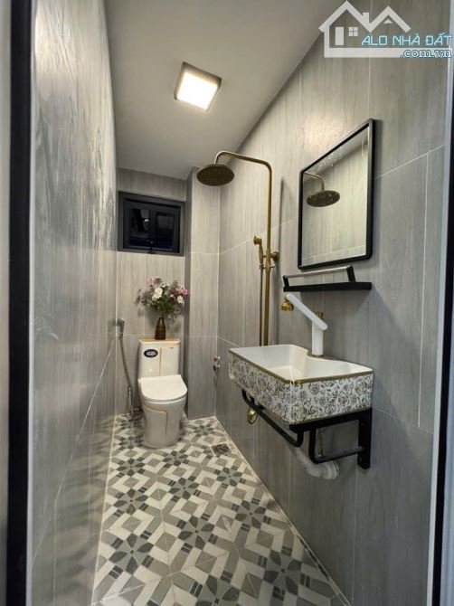 nhà đẹp quận 6, 4 phòng ngủ, 2 wc, hẻm 4m xe hơi vào tận nơi, chỉ 4 đồng hơnn - 2