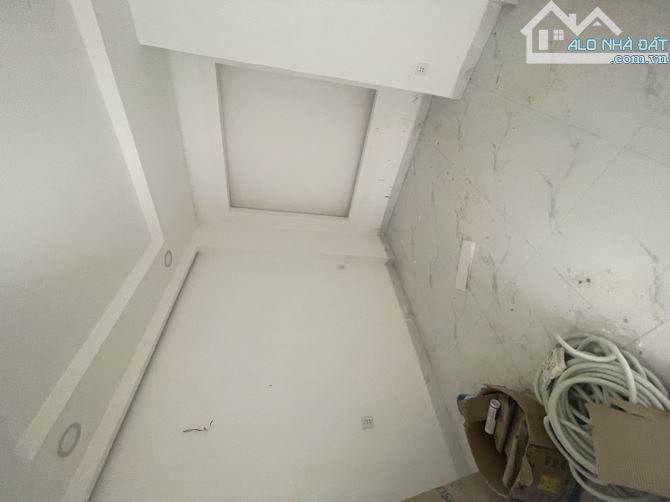 Vị trí đẹp , nhà MT 2 hẻm , CMT8 quận 10 - 2