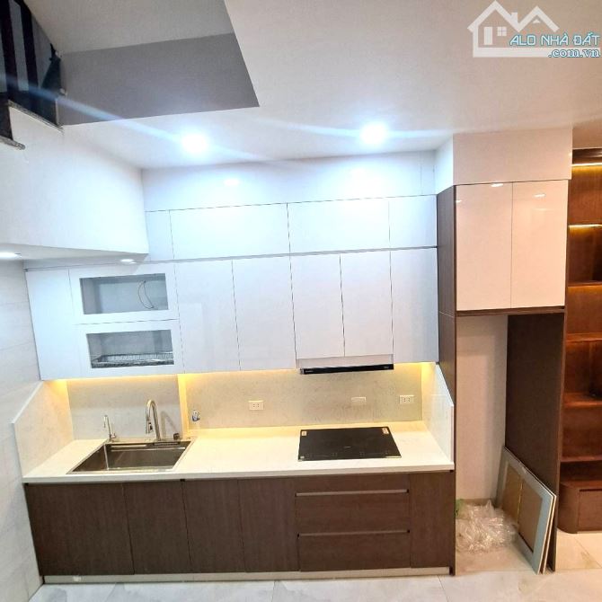 BÁN NHÀ ĐƯỜNG BÁT KHỐI 35M2, 5 TẦNG FULL NỘI THẤT, Ô TÔ ĐỖ CỔNG, 6.7 TỶ. - 2