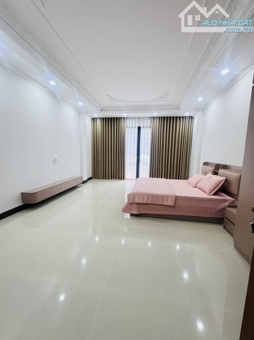 NHÀ MẶT PHỐ HOÀNG VĂN THÁI-LÔ GÓC-VỈA HÈ RỘNG-KINH DOANH BẤT CHẤP-50M2-5 TẦNG-33TỶ - 2