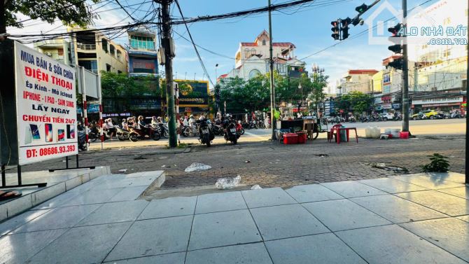Cho thuê nhà mặt đường Tôn Đức Thắng, vị trí tuyệt đỉnh ngay góc ngã 4 - 2