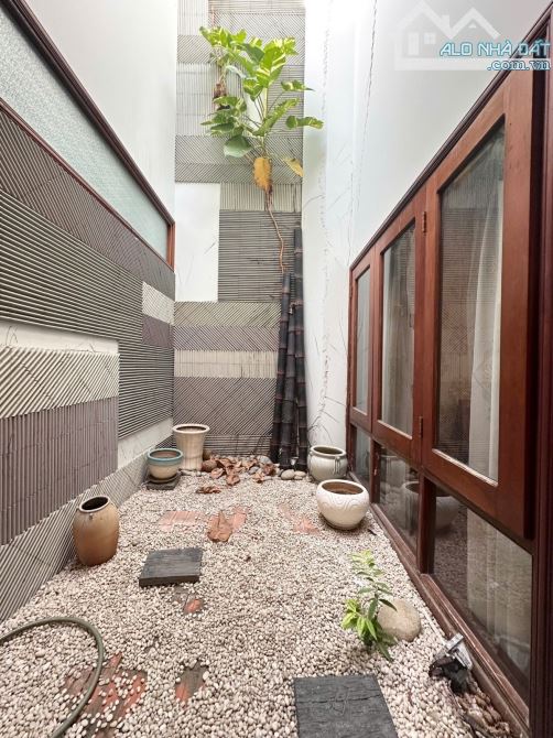 Bán biệt thự Tân Bình - 173m2 - sân vườn thoáng mát - 3 tầng - 2