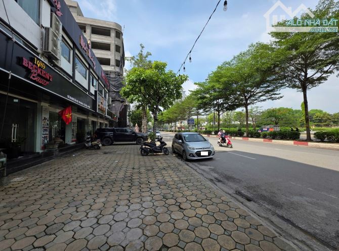 Bán nhà mặt phố trần vĩ, view công viên, 7 tầng thang máy, vỉa hè rộng - 2