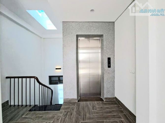 BÁN NHÀ THẠCH BÀN LONG BIÊN, PHÂN LÔ, Ô TÔ VÀO NHÀ, THANG MÁY, TẶNG NỘI THẤT CHẤT, GIÁ MỀM - 2